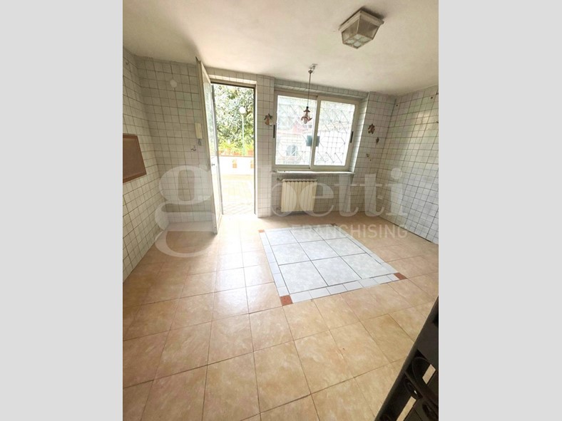 Appartamento in Vendita a Napoli, 225 m²