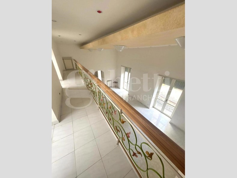 Appartamento in Vendita a Napoli, 225 m²