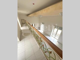 Appartamento in Vendita a Napoli, 225 m²