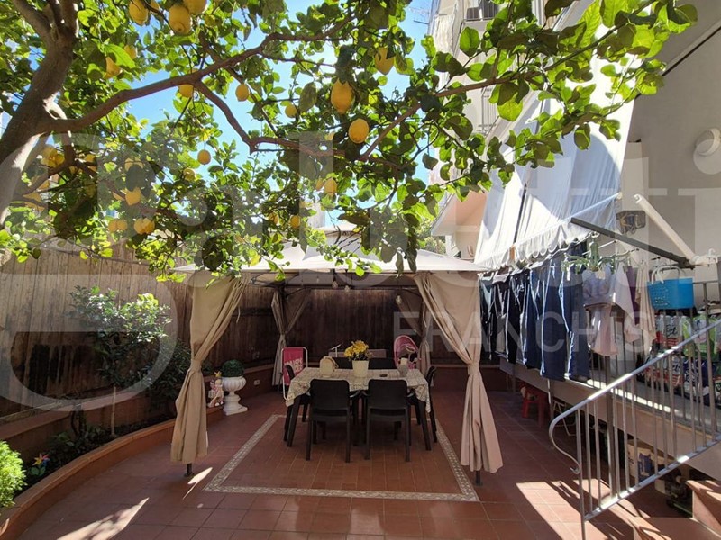 Quadrilocale in Vendita a Napoli, 350'000&euro;, 100 m²