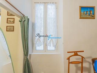 Bilocale in Vendita a Sanremo, 75'000&euro;, 36 m², arredato