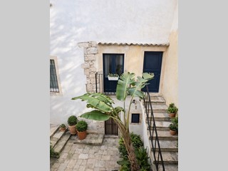 Appartamento in Affitto a Siracusa, 1'200&euro;, 110 m², arredato