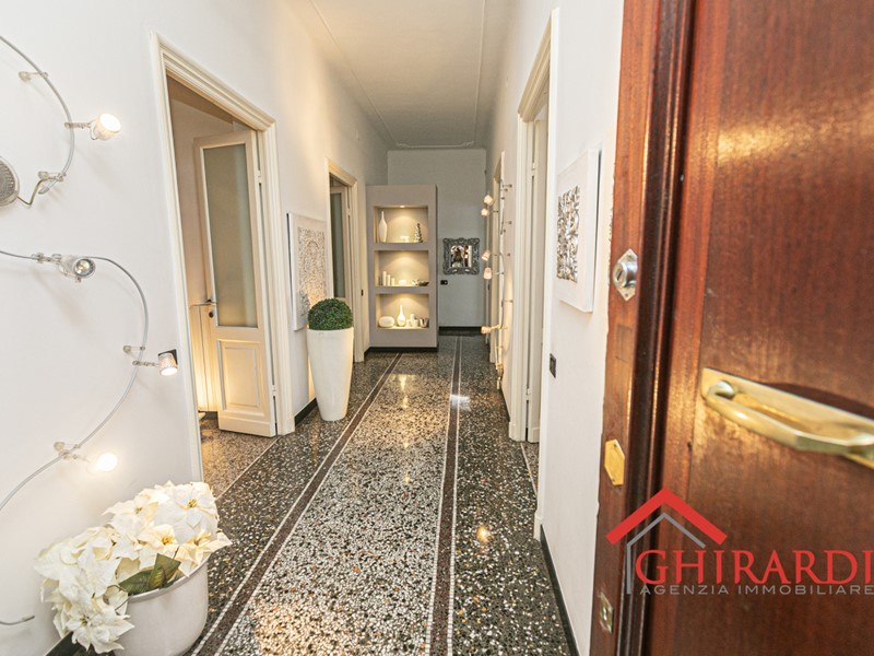 Appartamento in Vendita a Genova, zona Pegli, 378'000&euro;, 154 m²