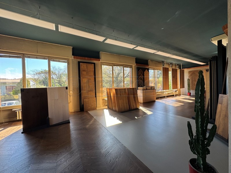 Trilocale in Vendita a Crema, 215'000&euro;, 223 m², con Box