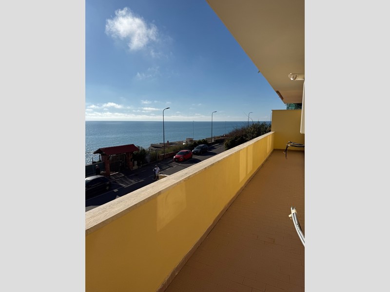 Trilocale in Vendita a Anzio, zona Lavinio mare, 265'000&euro;, 100 m²