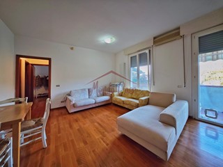 Trilocale in Vendita a Lerici, zona Pugliola, 173'000&euro;, 48 m², arredato