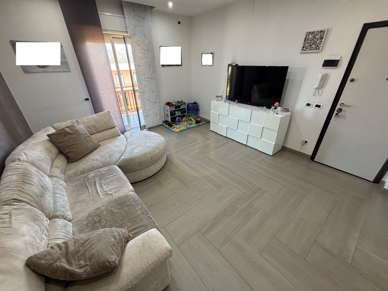 Trilocale in Vendita a Belpasso, zona Valcorrente, 118'000&euro;, 90 m², con Box