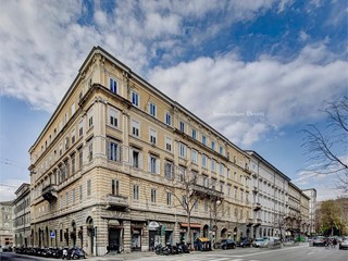 Bilocale in Vendita a Trieste, 300'000&euro;, 101 m²