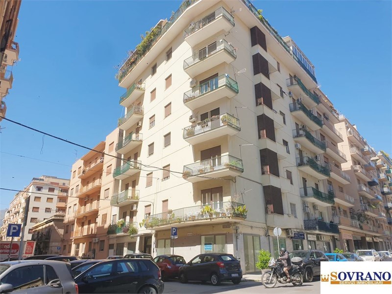 Trilocale in Vendita a Palermo, 220'000&euro;, 108 m²