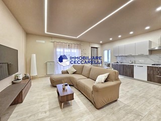 Quadrilocale in Vendita a Massa, 390'000&euro;, 95 m², arredato, con Box