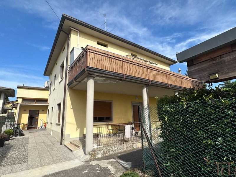 Quadrilocale in Vendita a Brusaporto, 250'000&euro;, 150 m²