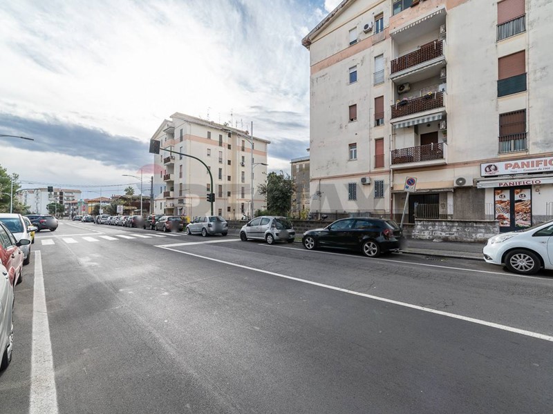Trilocale in Vendita a Catania, 69'000&euro;, 68 m²