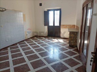 Appartamento in Vendita a Caltagirone, 129'000&euro;, 337 m²
