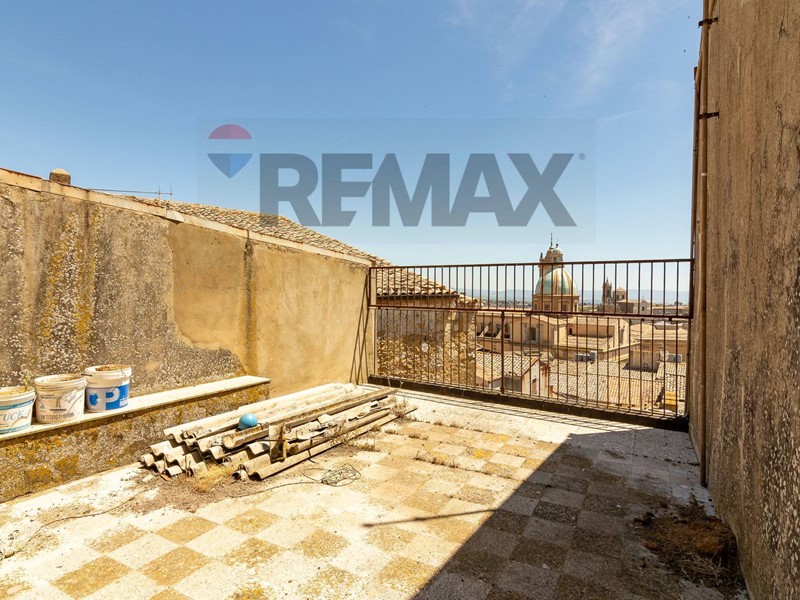 Appartamento in Vendita a Caltagirone, 129'000&euro;, 337 m²