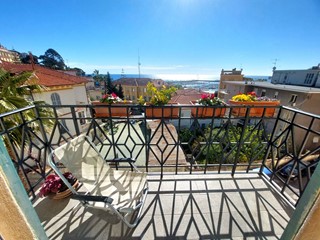 Appartamento in Vendita a Imperia, 258'000&euro;, 120 m²