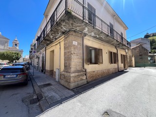Quadrilocale in Vendita a Barcellona Pozzo di Gotto, 48'000&euro;, 100 m²
