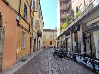 Appartamento in Vendita a Piacenza, 295'000&euro;, 270 m², arredato