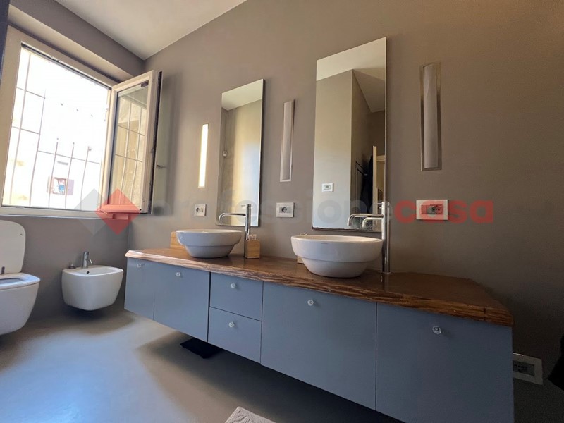 Appartamento in Vendita a Verona, 550'000&euro;, 190 m²