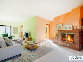 Quadrilocale in Vendita a Cassano delle Murge, 105'000&euro;, 158 m², con Box