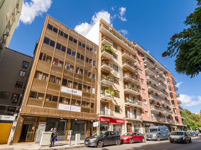Appartamento in Vendita a Palermo, 169'000&euro;, 149 m²