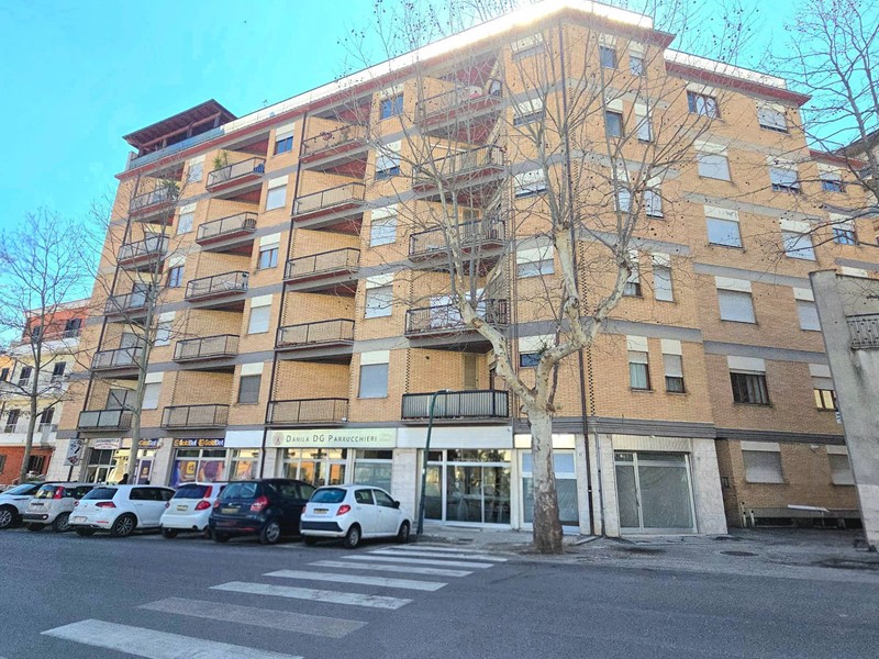 Appartamento in Vendita a Teramo, 159'000&euro;, 170 m²
