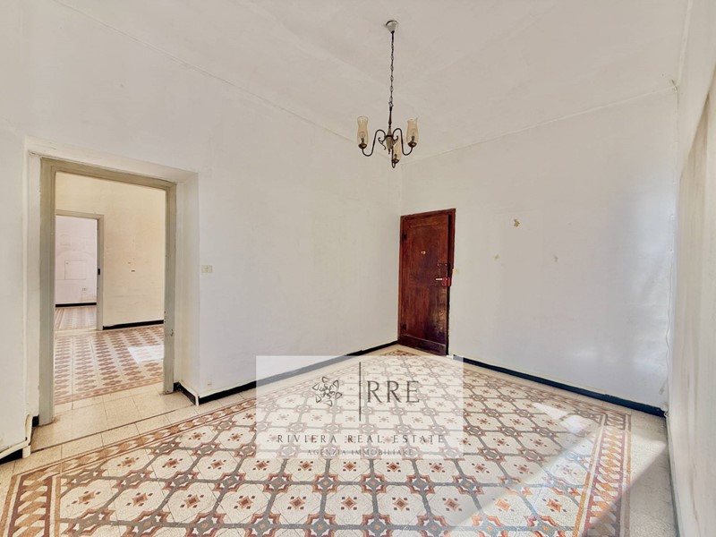 Quadrilocale in Vendita a Pieve di Teco, 29'000&euro;, 83 m²