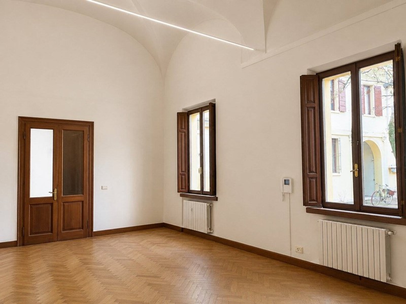 Trilocale in Vendita a Mantova, 250'000&euro;, 140 m²