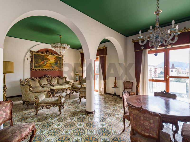 Appartamento in Vendita a Palermo, 495'000&euro;, 282 m²