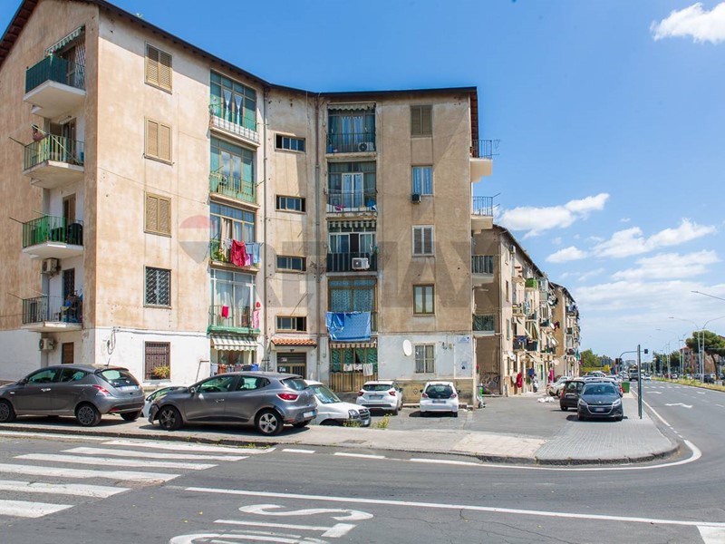 Trilocale in Vendita a Catania, 80'000&euro;, 100 m²