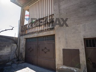 Quadrilocale in Vendita a Santa Maria di Licodia, 129'000&euro;, 95 m²