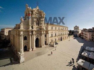 Trilocale in Vendita a Siracusa, 98'000&euro;, 35 m²