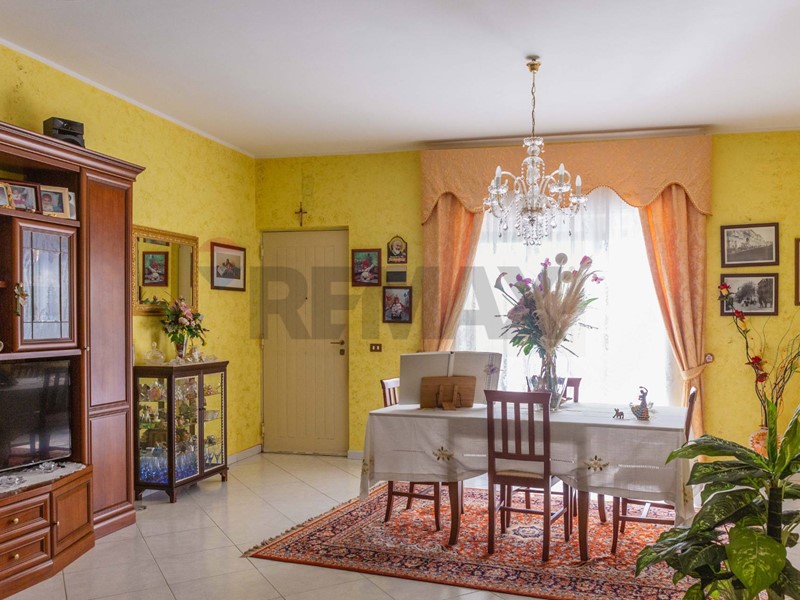 Appartamento in Vendita a Catania, 130'000&euro;, 138 m²