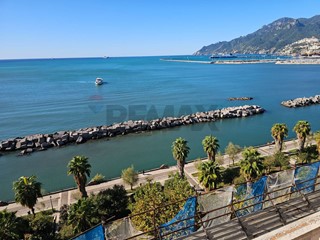 Appartamento in Vendita a Salerno, 539'000&euro;, 125 m²