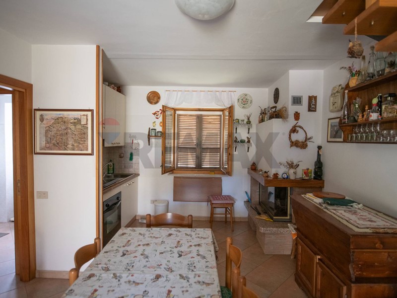 Quadrilocale in Vendita a Arcevia, 43'000&euro;, 70 m²