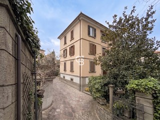Appartamento in Vendita a Viterbo, 450'000&euro;, 260 m²
