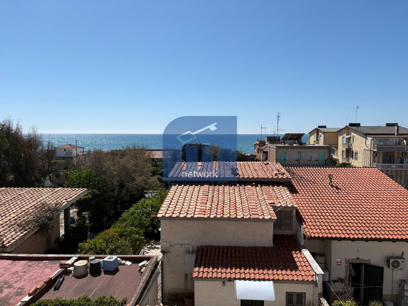 Trilocale in Vendita a Ardea, 79'000&euro;, 70 m²