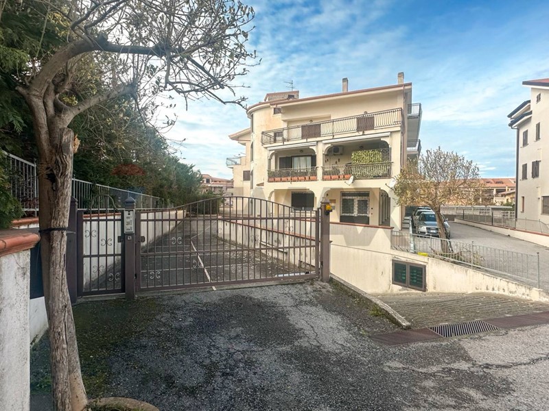 Appartamento in Vendita a Belvedere Marittimo, 175'000&euro;, 130 m²