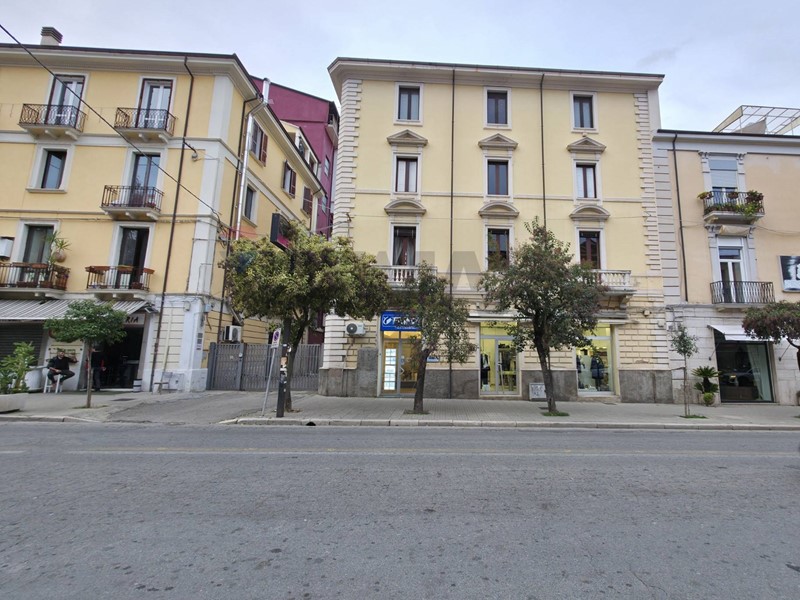 Appartamento in Vendita a Cosenza, 115'000&euro;, 110 m²