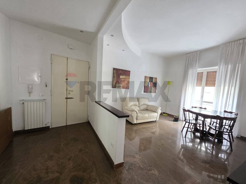 Quadrilocale in Vendita a Cosenza, 150'000&euro;, 102 m²