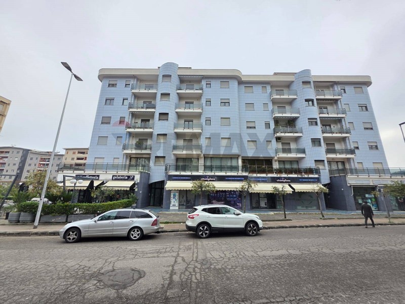 Appartamento in Affitto a Cosenza, 750&euro;, 120 m²