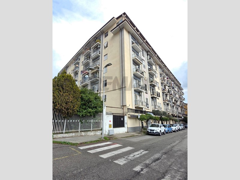 Appartamento in Vendita a Cosenza, 98'000&euro;, 140 m²