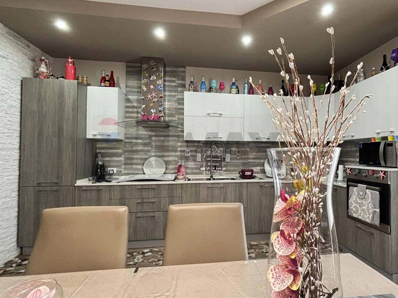 Quadrilocale in Vendita a Monreale, 98'000&euro;, 133 m²