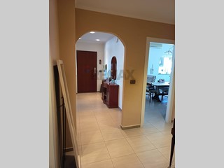 Appartamento in Vendita a Siracusa, 148'000&euro;, 163 m²