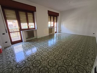 Quadrilocale in Affitto a Caserta, 650&euro;, 150 m²