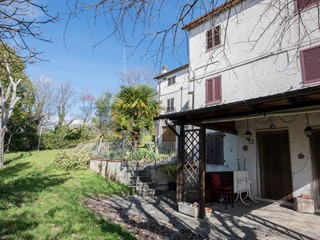 Appartamento in Vendita a Arcevia, 45'000&euro;, 102 m²