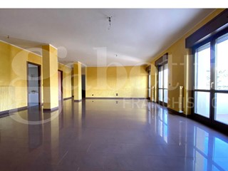 Appartamento in Vendita a Catanzaro, 138'000&euro;, 157 m²