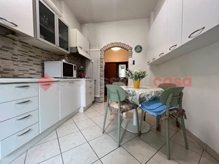 Trilocale in Vendita a Verona, 175'000&euro;, 85 m², arredato