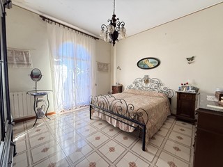 Appartamento in Vendita a Barcellona Pozzo di Gotto, 150'000&euro;, 165 m²