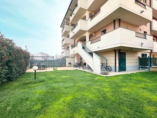 Trilocale in Vendita a Giussago, 225'000&euro;, 105 m², con Box