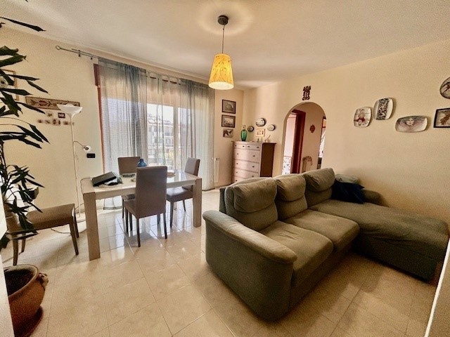 Trilocale in Vendita a Guidonia Montecelio, zona Guidonia, 185'000&euro;, 100 m²